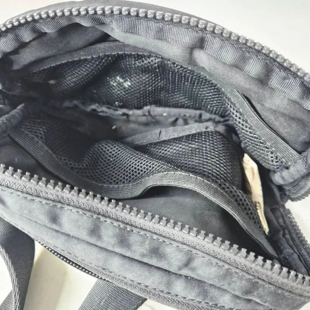 Lululemon everywhere belt bag